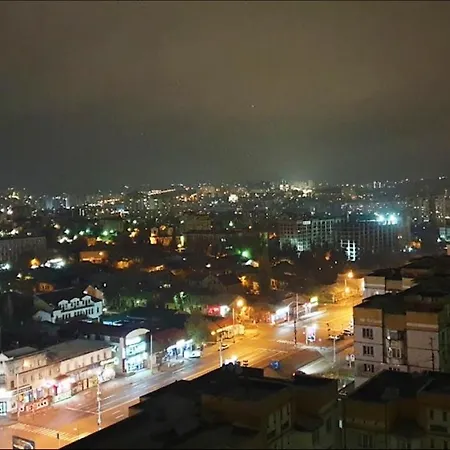 Enjoy Panoramic Views- 2 Min To Main Street Chisinau